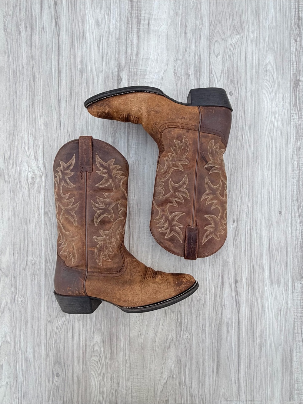 Ariat Heritage R-Toe Western Boots - Men’s